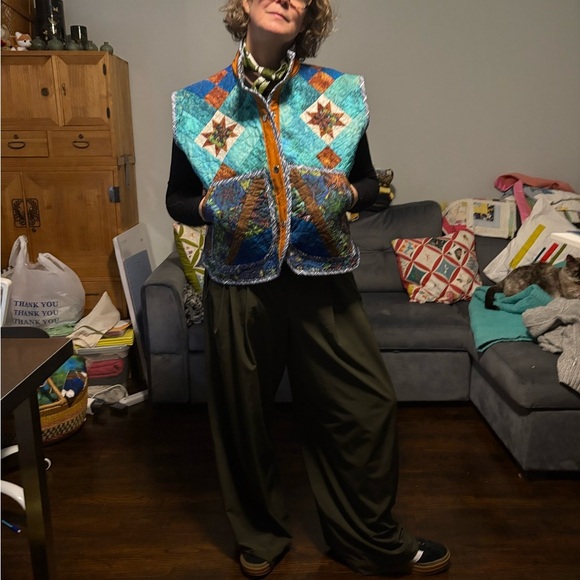 Original vest made from thrifted baby quilt. Size medium. - Picture 4 of 6